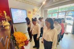 1_Dang-huong-tuong-niem-tai-Di-tich-nha-so-5-Chau-Van-Liem